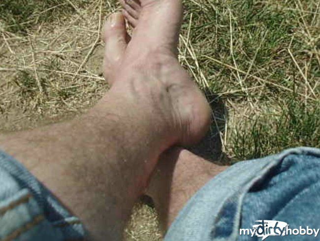 Outdoor Geil Fußfetisch im Feld