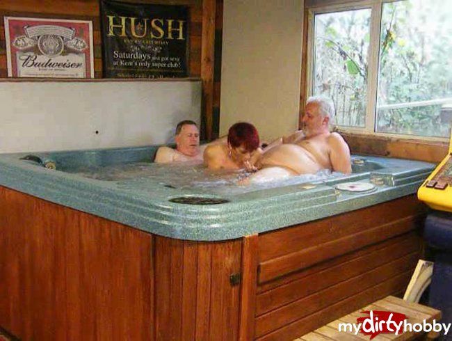Threesum in hot tub