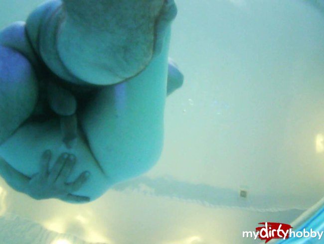 Very hot underwater video cock pussy and assholes from below