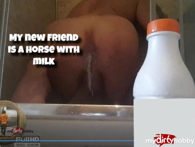 Mein neuer Freund ist ein Pferd mit Milche